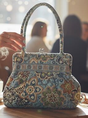 Vera Bradley Alice Kiss Lock handbag